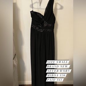 Black, sequin detail party dress!